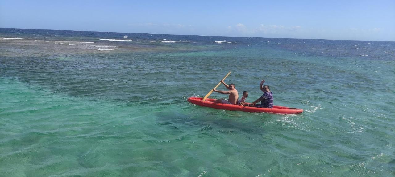 Victoria S Beach House And Snorkeling Center Flowers Bay Экстерьер фото